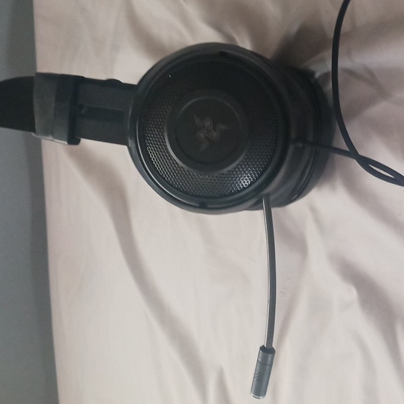 Razer Kraken Kitty RGB light up Gaming headset for PC/Computer - Picture 3 of 6